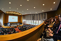Blick ins Audimax zur Eröffnung des Kongresses Armut und Gesundheit 2026 Foto: André Wagenzik